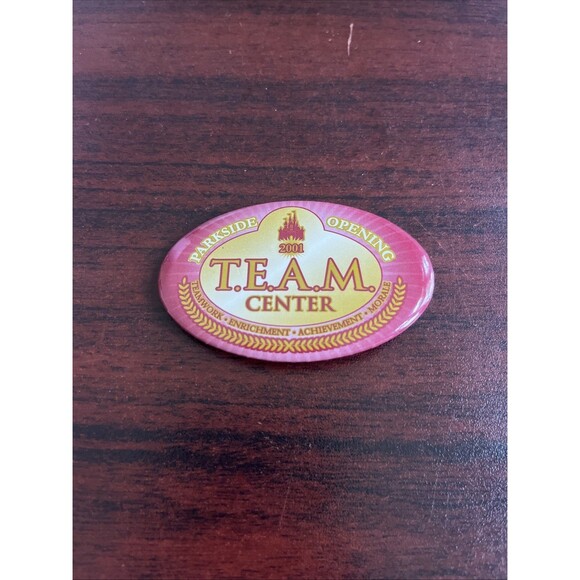 Disney Parkside Opening T.E.A.M‎ Center 2001 Button Pin - Picture 1 of 3